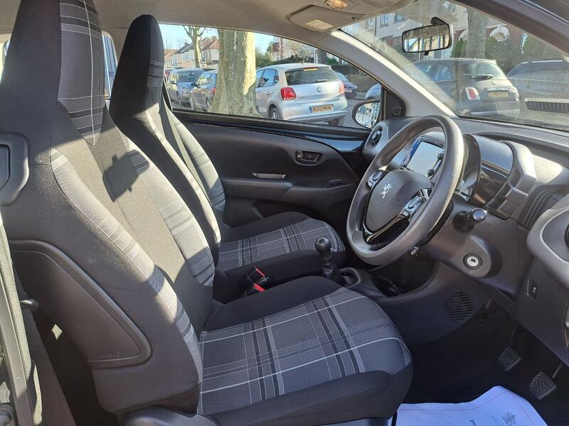 PEUGEOT 108