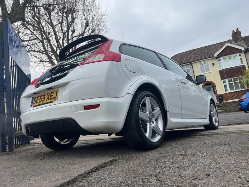 View VOLVO C30 1.6 R-Design