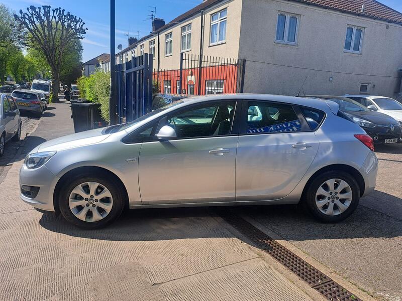 View VAUXHALL ASTRA 1.6 i Design