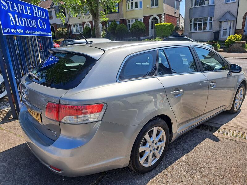 View TOYOTA AVENSIS 2.0 D-4D TR