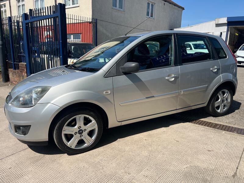 View FORD FIESTA 1.3 Zetec Climate