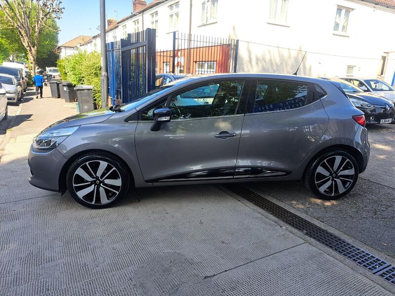 View RENAULT CLIO 0.9 Dynamique S MediaNav TCe 90 Stop & Start