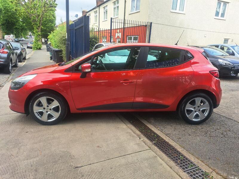 View RENAULT CLIO 1.2 16V Expression +