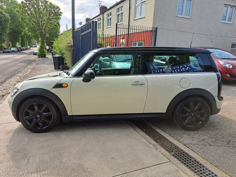 View MINI CLUBMAN 1.6 Cooper Clubman