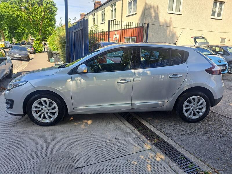 View RENAULT MEGANE 1.6 Dynamique TomTom 1.6 110