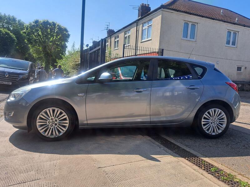 View VAUXHALL ASTRA 1.6 16v Excite