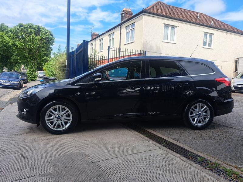 View FORD FOCUS 1.6 T EcoBoost Titanium