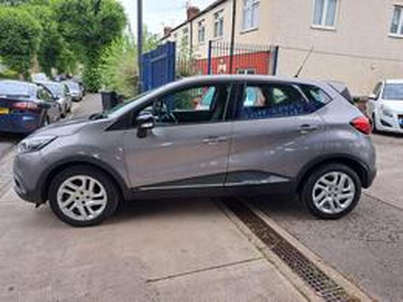 View RENAULT CAPTUR 0.9 Dynamique MediaNav TCe 90 Stop & Start
