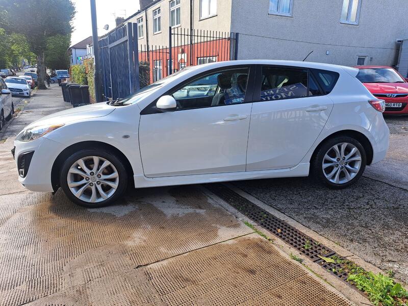 View MAZDA MAZDA3 1.6 Sport
